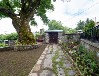 Garden and entrance